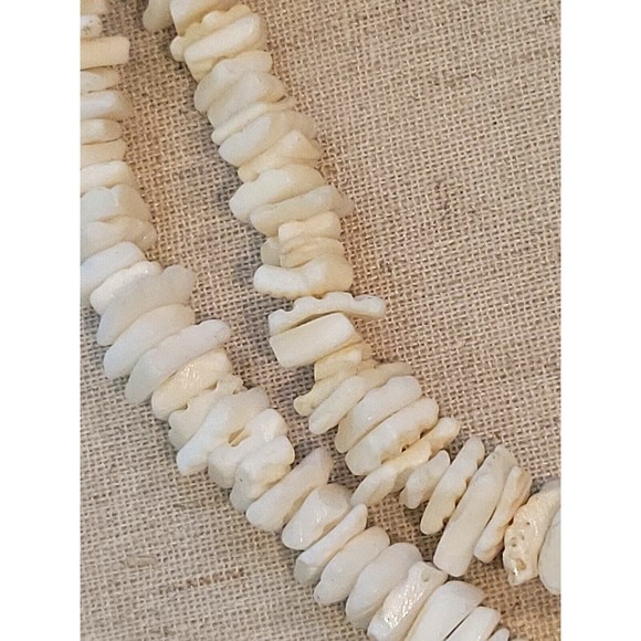 White Natural Clam Shell Bead Collar Necklace Lot 2 Hawaiian 17" Surfer Unisex - Picture 2 of 5
